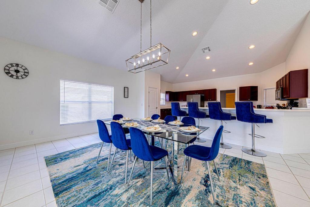 #410-beautiful 4 Bed South Facing Pool Property With Spa And Bbq Grill