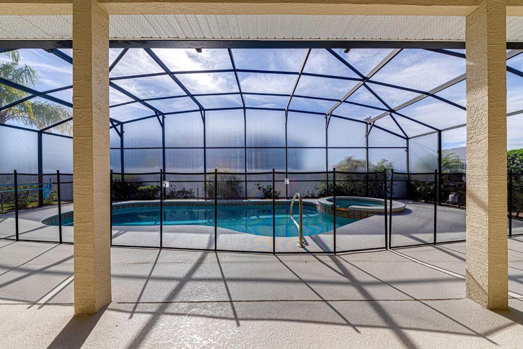 #410-beautiful 4 Bed South Facing Pool Property With Spa And Bbq Grill