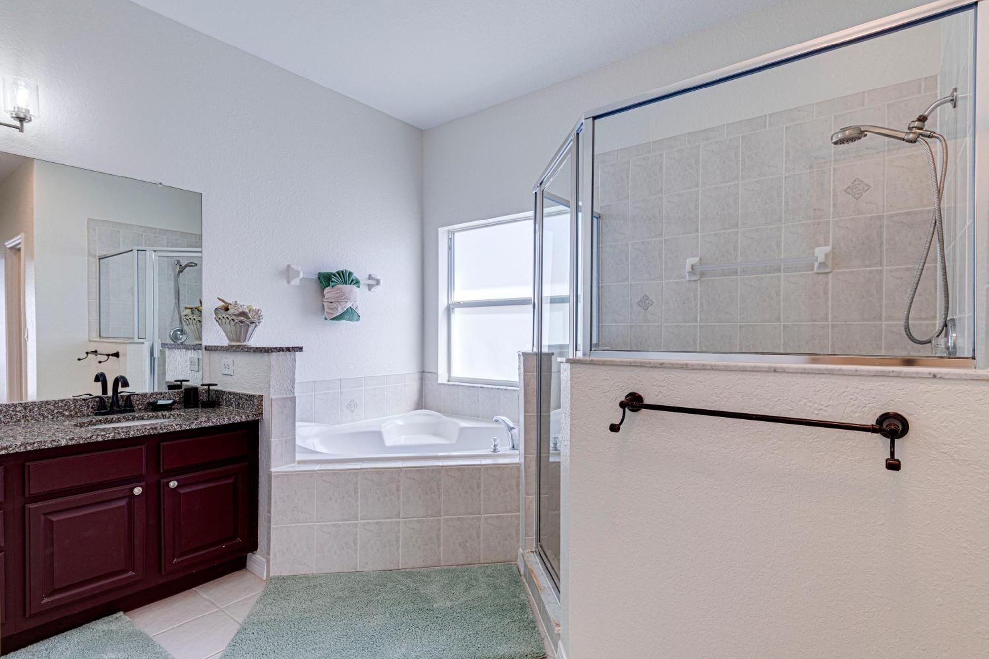 #410-beautiful 4 Bed South Facing Pool Property With Spa And Bbq Grill * Davenport
